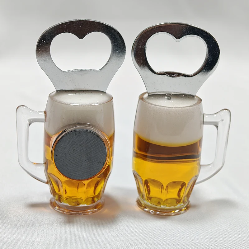 Aimant créatif de réfrigérateur d'ouvreur de tasse de bière simulé
